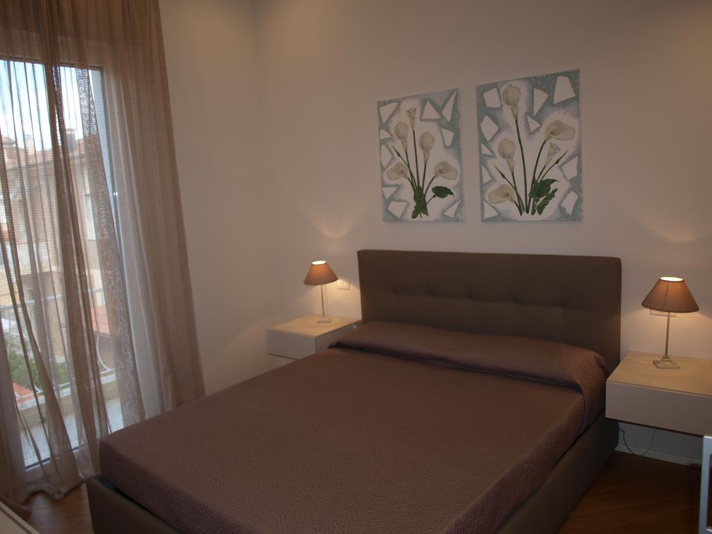מרינה די פיאטרסנטה Il Pontile Holidays Apartment חדר תמונה