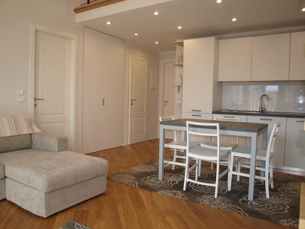 מרינה די פיאטרסנטה Il Pontile Holidays Apartment חדר תמונה