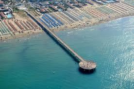 מרינה די פיאטרסנטה Il Pontile Holidays Apartment מראה חיצוני תמונה